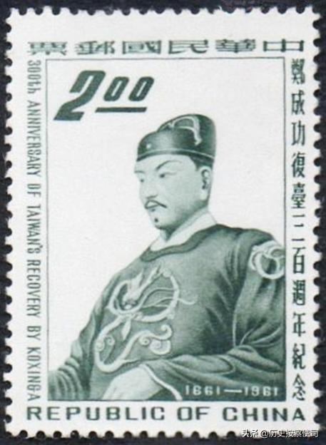 他二十二岁那一年，南明隆武皇帝死了，父亲想投降想疯了，被人骗走关了起来，母亲跳城