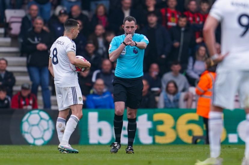 《卫报》报道，裁判克里斯·卡瓦纳将不会在下一轮英超联赛中执法，此前他在阿斯顿维拉