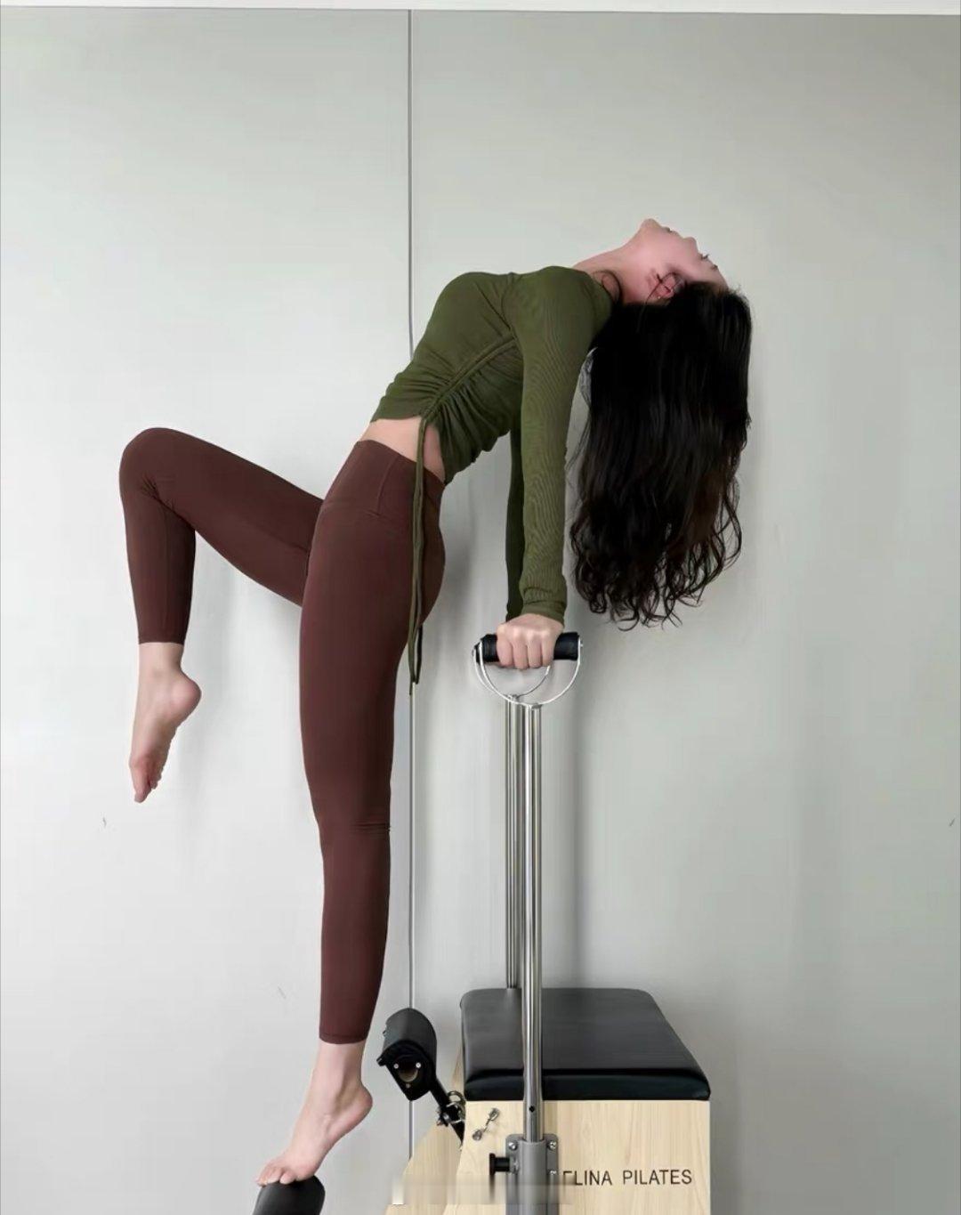 今天来做普拉提女孩👧🏻力量训练，有氧训练，普拉提训练，静态训练缺一不可长期坚