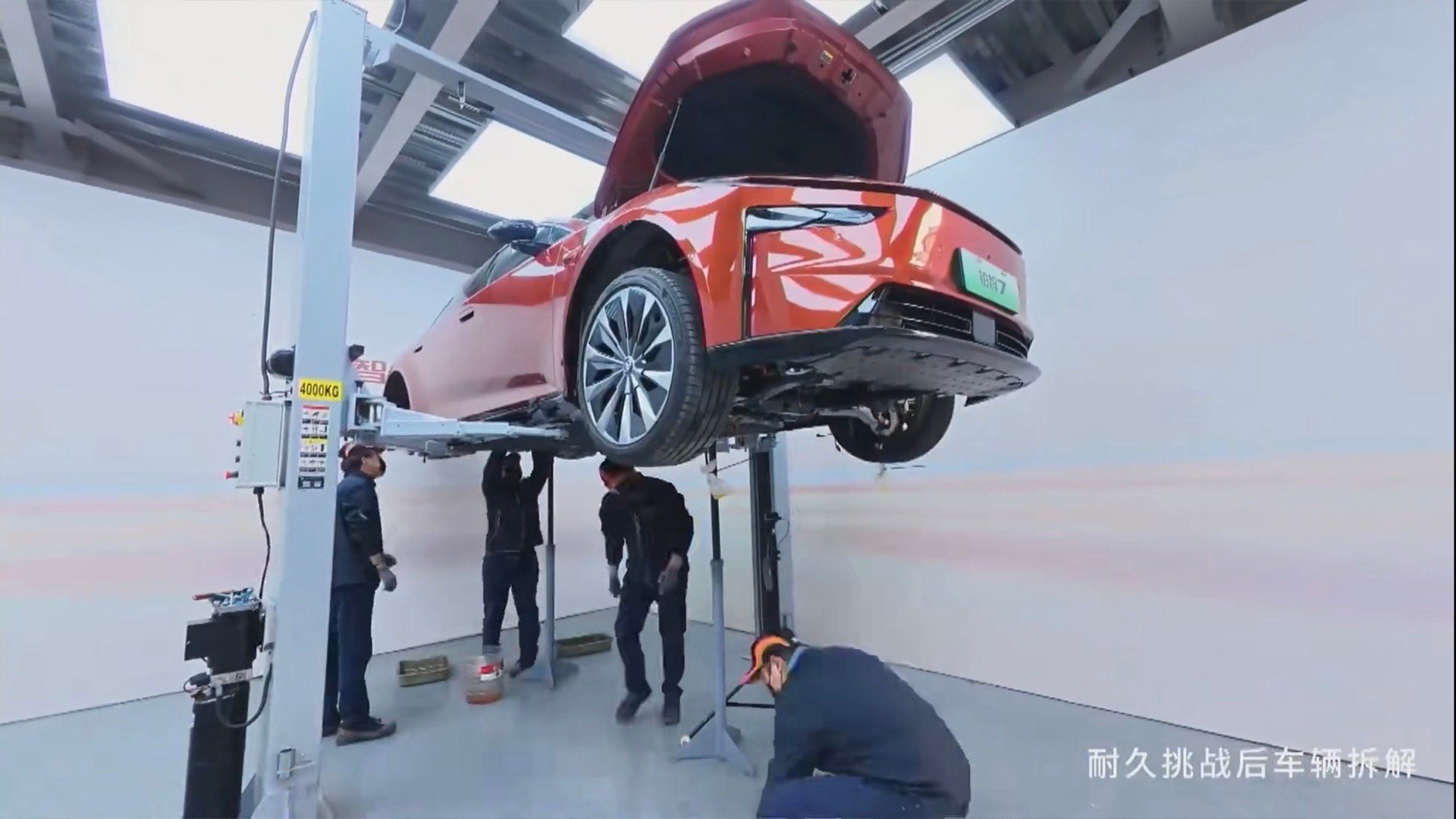 丰田铂智7安全测试直接把“电车安全感”焊死了！中汽中心刚给铂智7安排了一套极端工