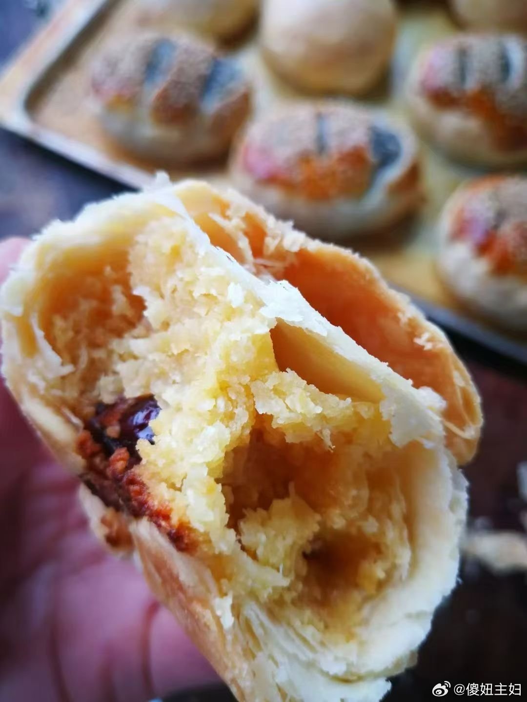 这几天最受欢迎，点击率较高的是：莲蓉三Q、纯豆沙酥、广式纯黑芝麻、酥皮奶皇、椰子