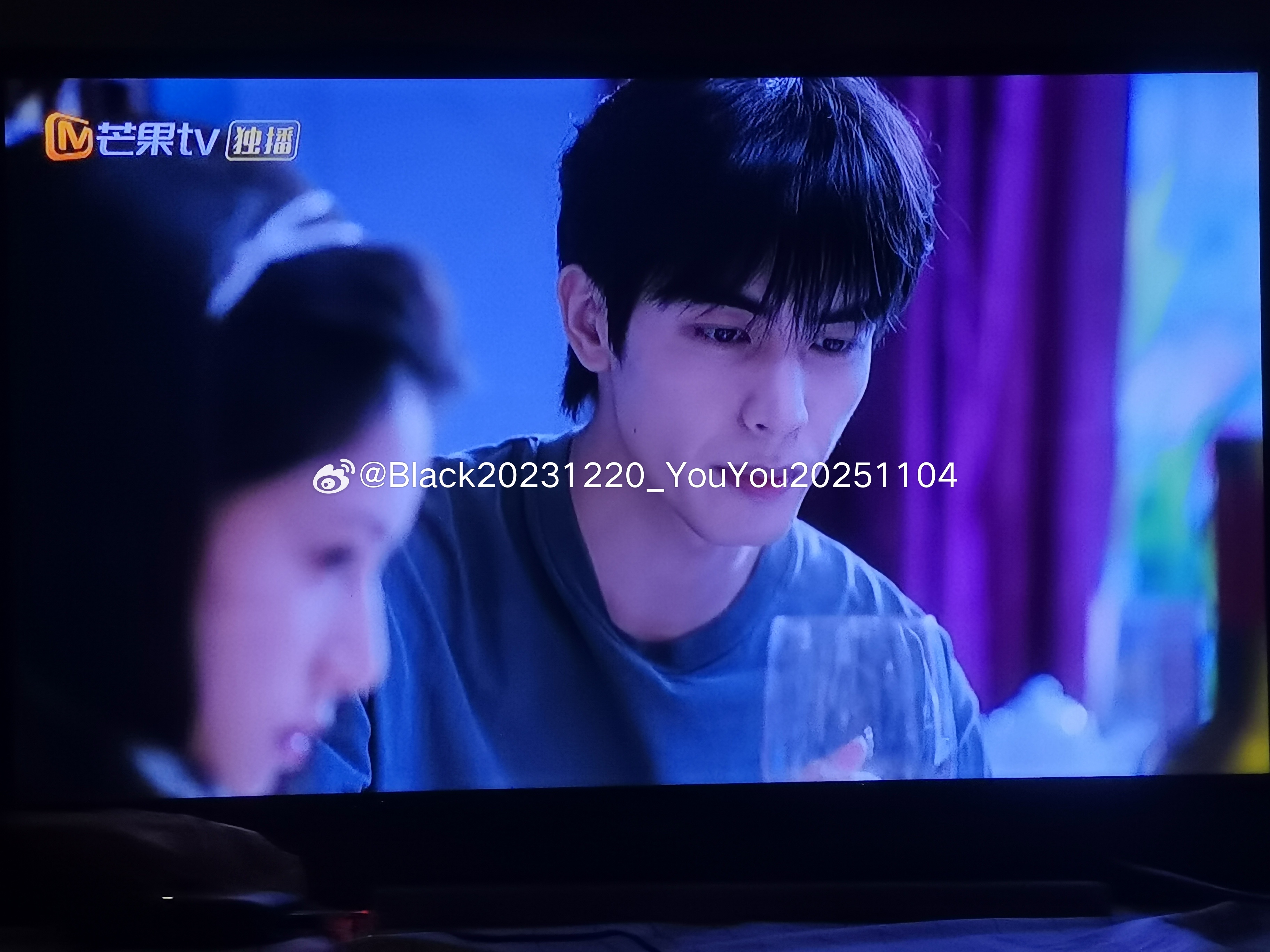 我磕磕磕磕磕～两个建模脸 太好看了 太甜了