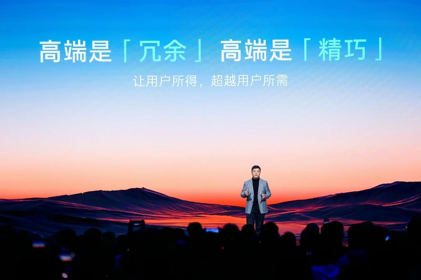 领克900首发亮相 领克开年就发布了个大的[doge]领克900是由专为高端电混