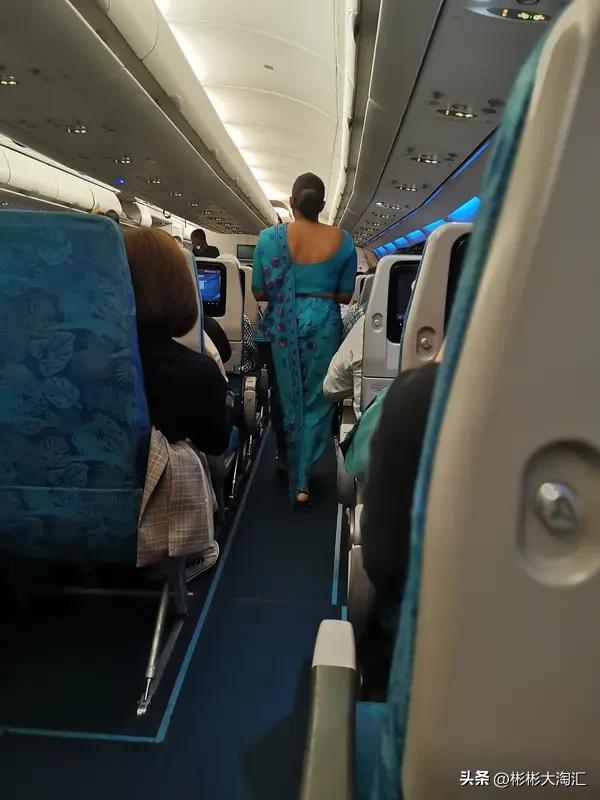 阿联酋航空的空乘为何与众不同? 阿联酋航空的空乘确实与众不同。首先在形象上，他们