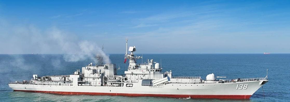 我个人觉得，今年海军开放日给我们的惊喜是，去年八月刚完成升级改造的泰州号导弹驱逐