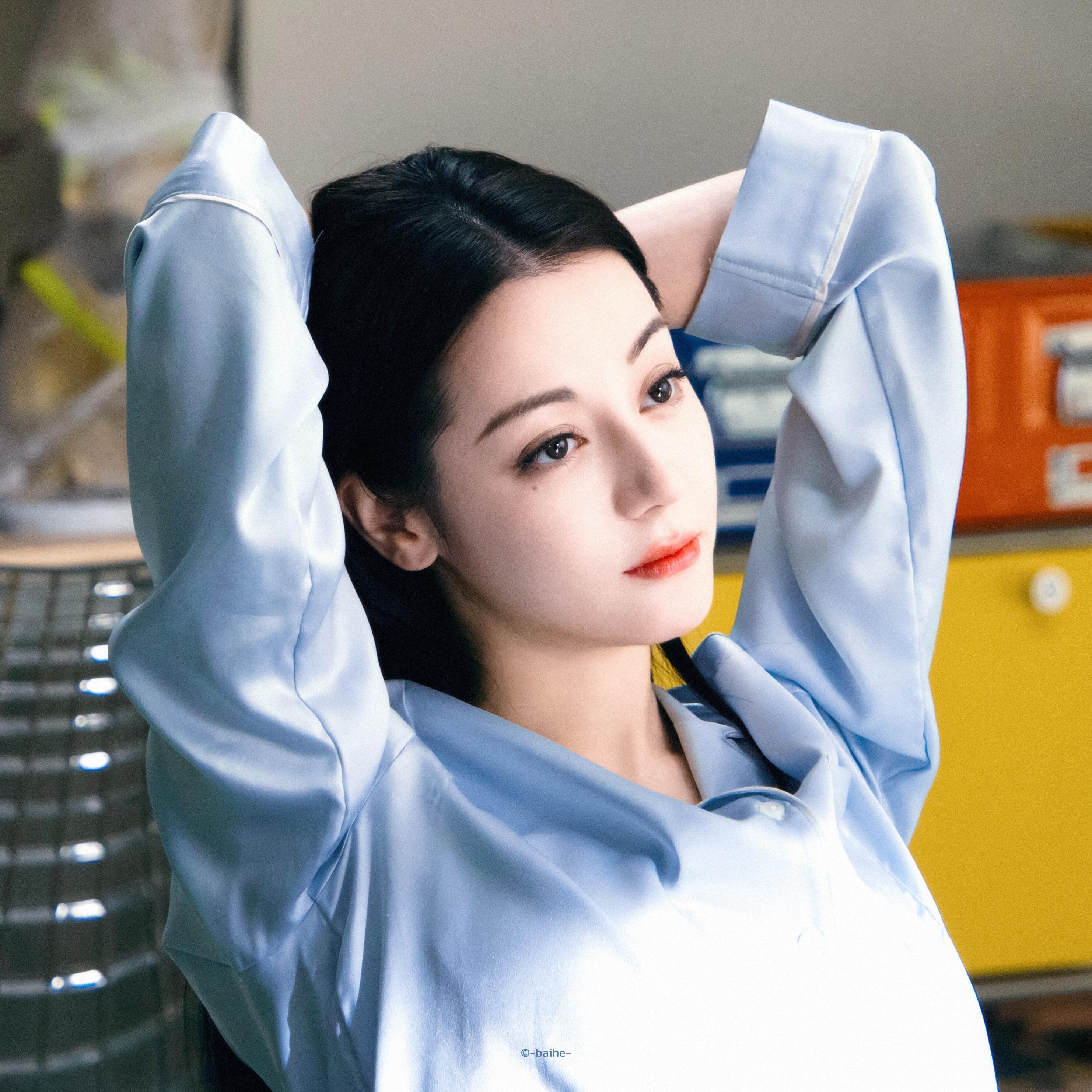 有些人不要太搞笑了，热巴新剧开播剧宣上热搜不是很正常的吗？现在不营销难道等剧播完