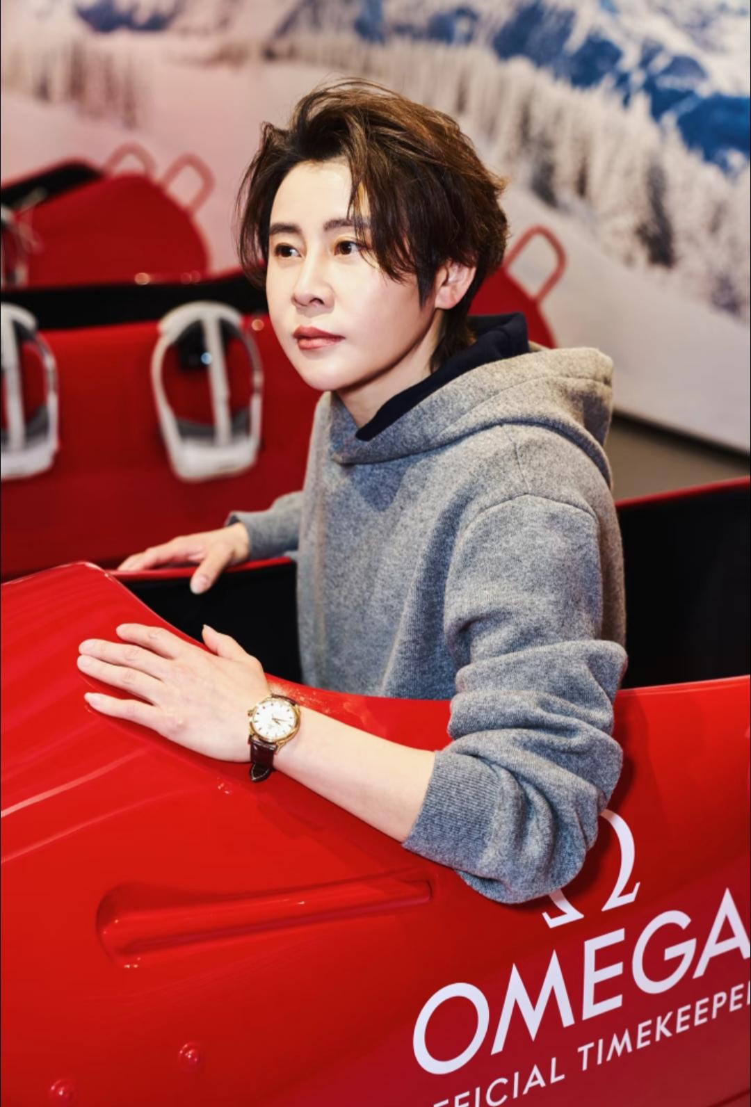 王濛曾说自己非常赞成一句话：
不幸的童年是需要用一生去治愈的，但是还有后面一句