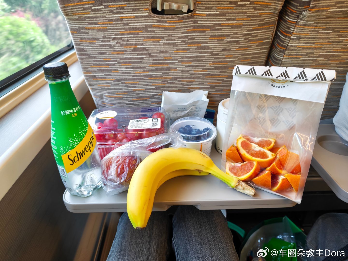 坐趟高铁把家当全带上了 上海·上海虹桥站