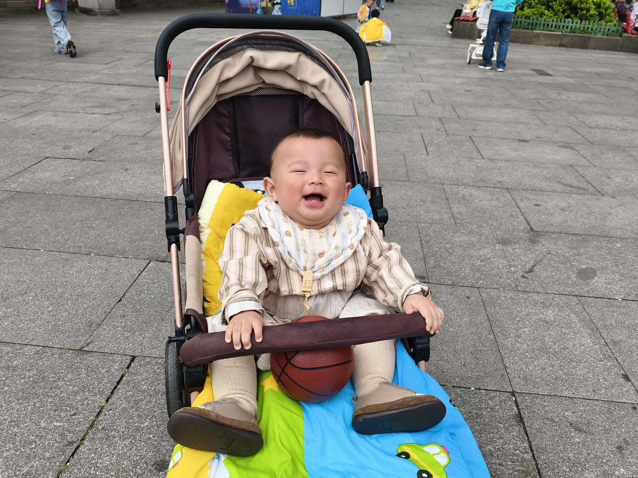 4月15日大A预测：
今天中阳，明天府补涨，微涨微跌！