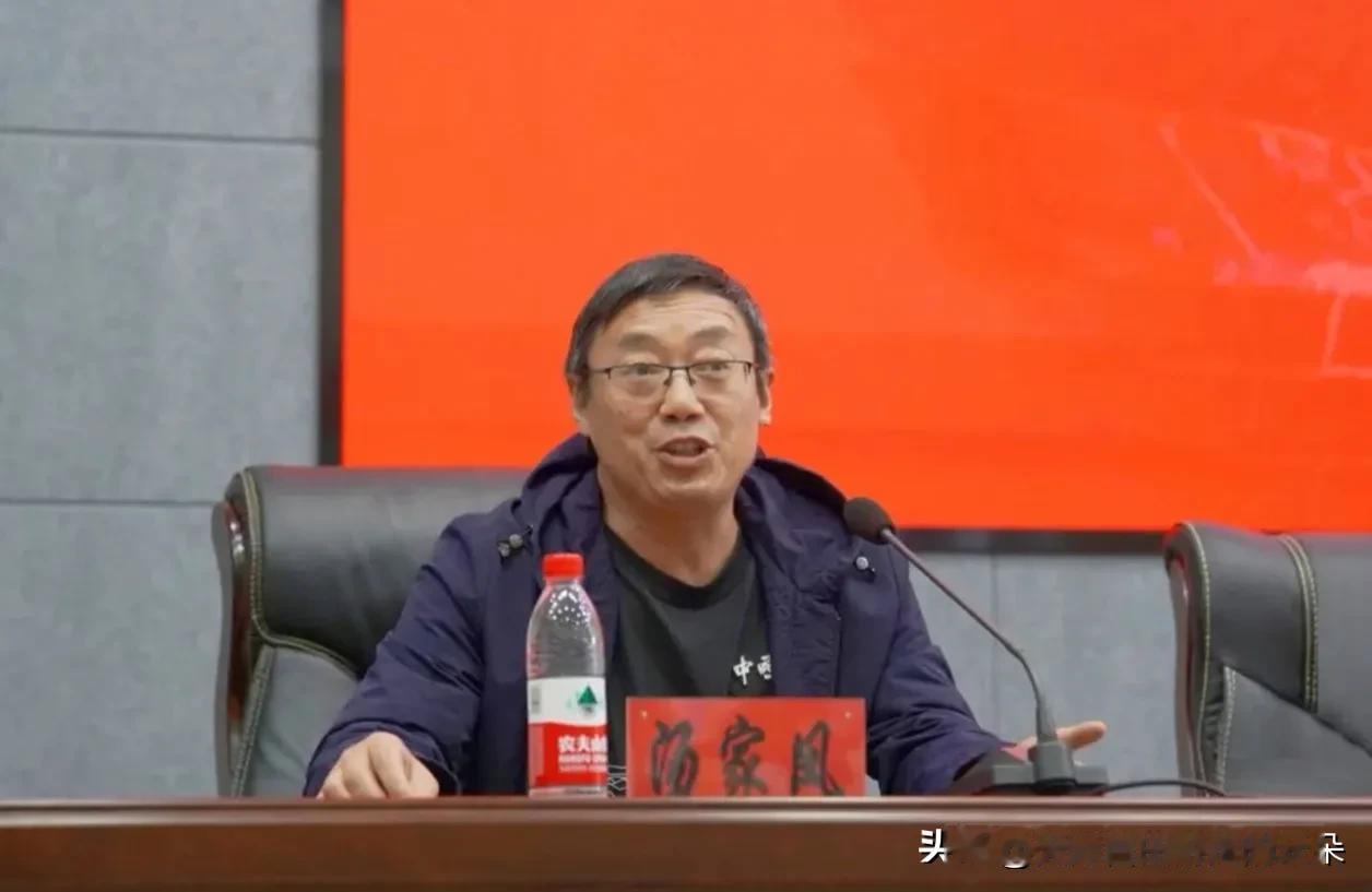 汤家凤喊“取消英语主科”冲上热搜：这门课的主科地位，到底是哪一年焊死的？

9月