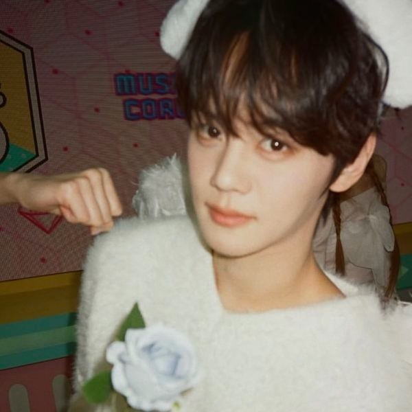 如何看待金奎彬和ANA卢惟那双人情头 金道勋只是给两人打掩护的吧？ 