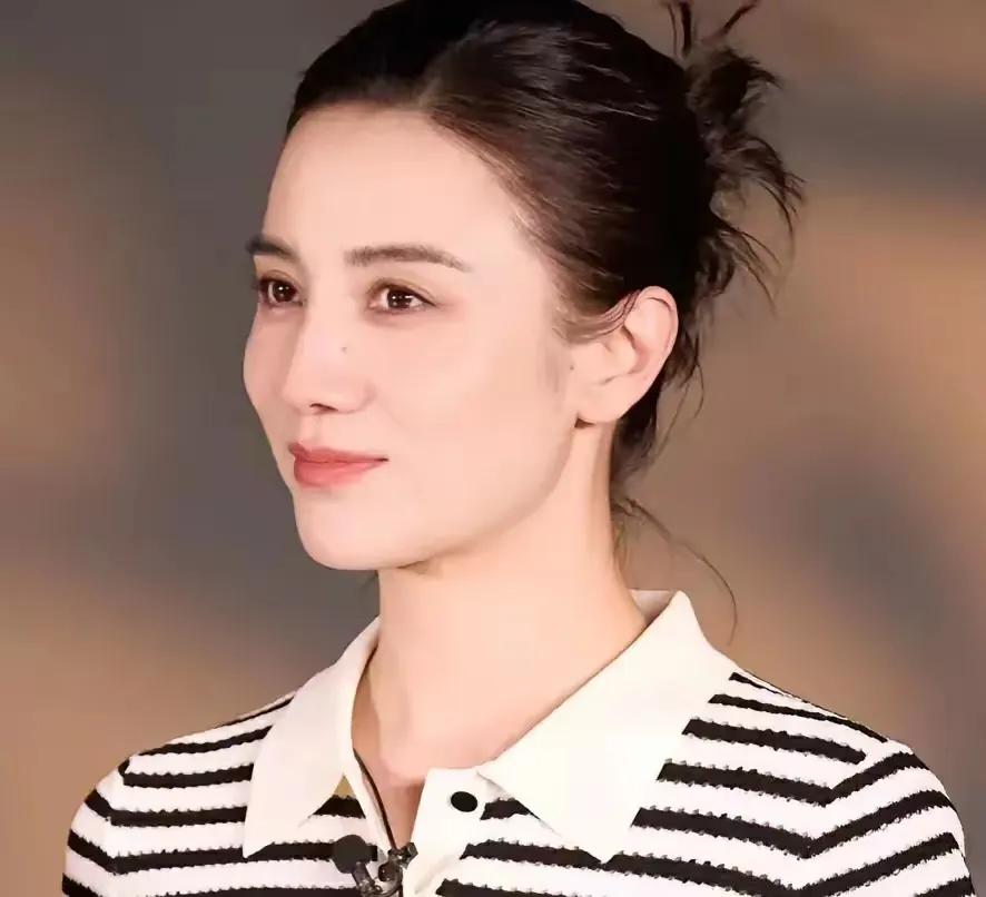 让宋佳演张桂梅老师，她是不是最佳的人选？应该说，没有人比她更合适了！从外形上来看