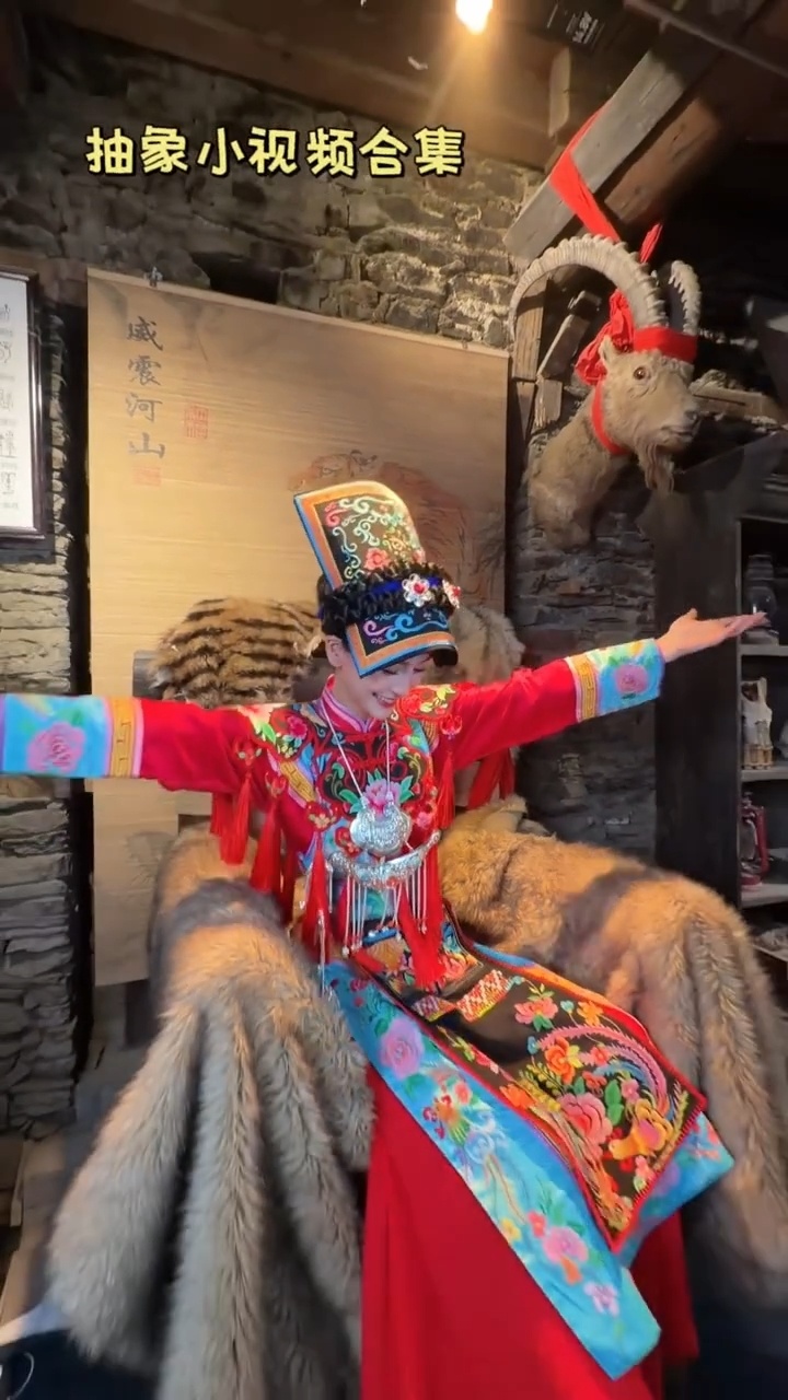 此鼻第二人格又忍不住偷偷跑出来了 妥妥的就是搞笑女