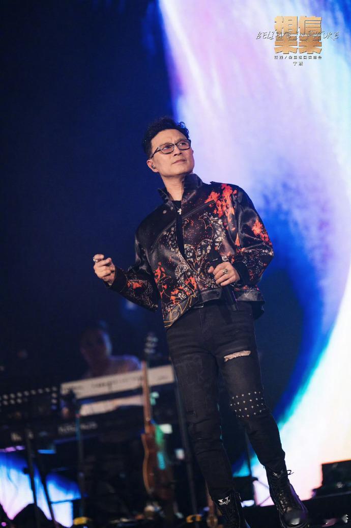 原来汪峰这么暖细节最能见证一个人的人品，汪峰在演唱会现场的这个举动真的太加分，粉