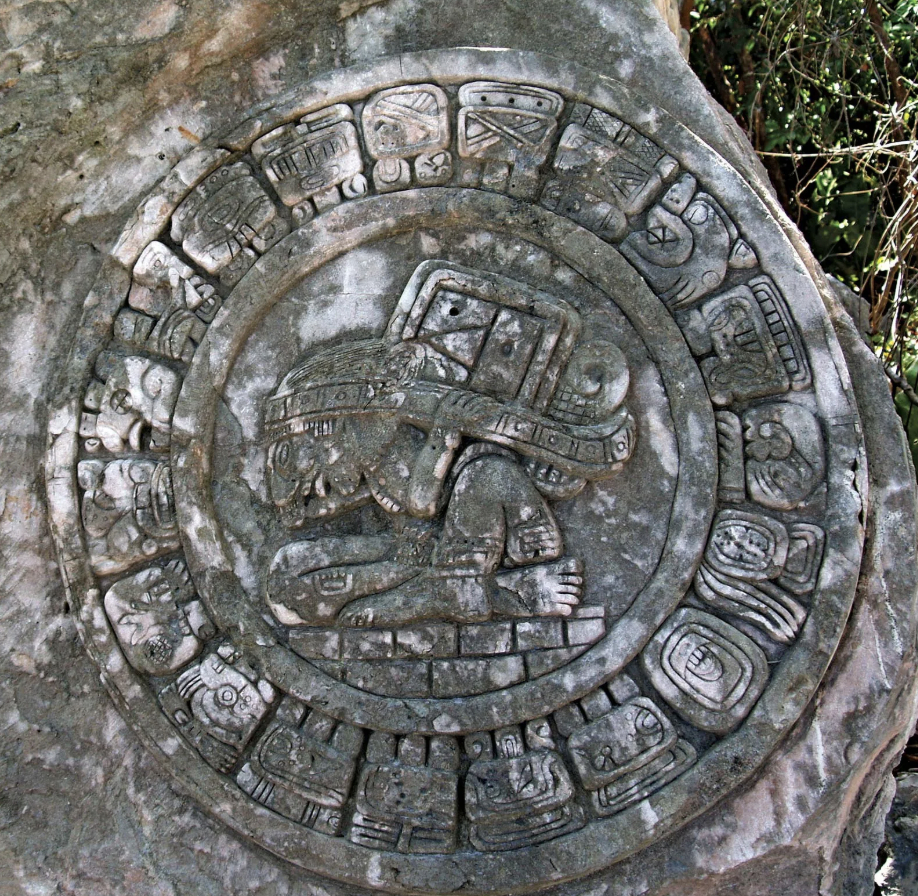 玛雅历法有三种, Tzok'in历,Haab’历和长历(Long count)。