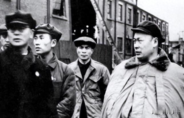 上海在1949年陷落之后，川军还在坚持抵抗，陈毅特意让人调查蒋子英到底去了哪里？