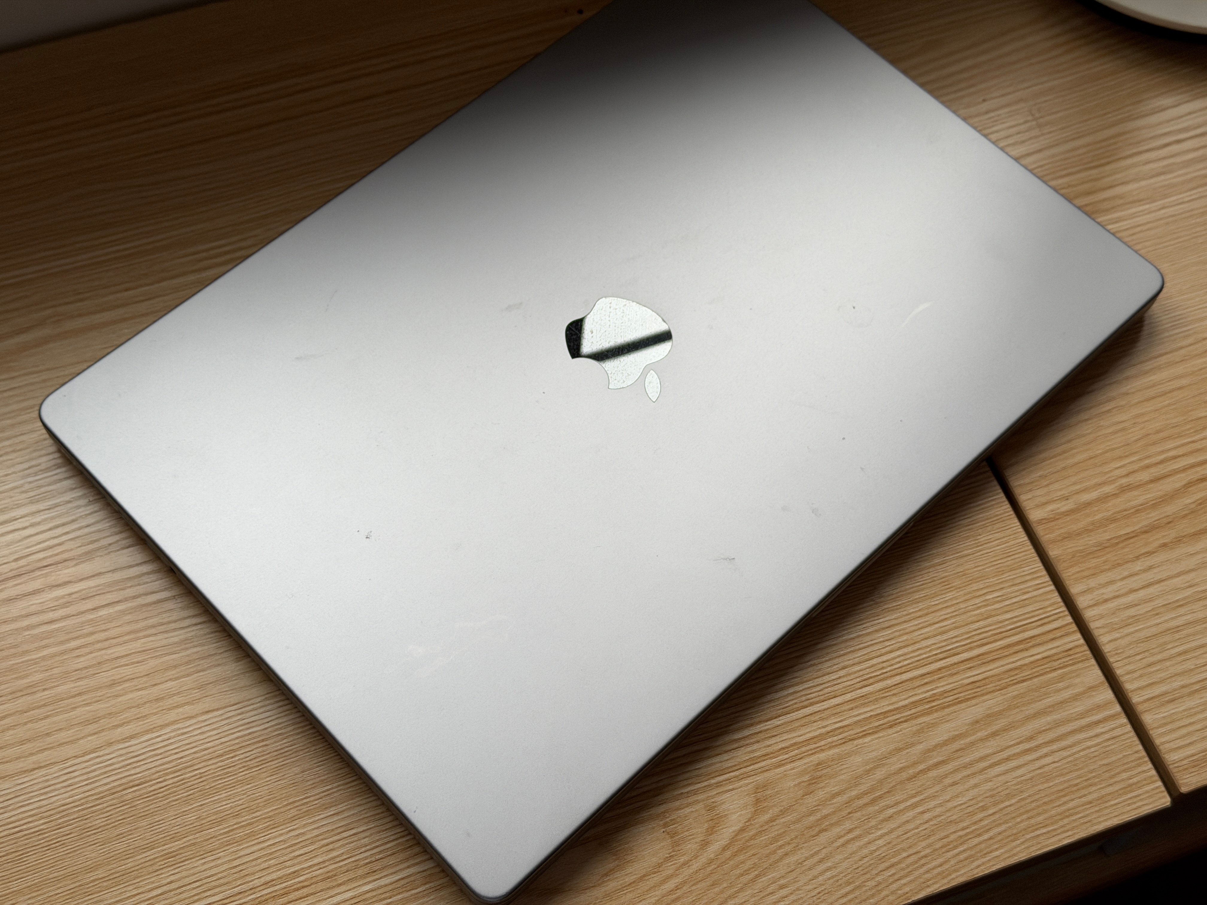 这是我的M1 MAX 16寸MBP，32G+1TB，2021年第一批买的，服役5