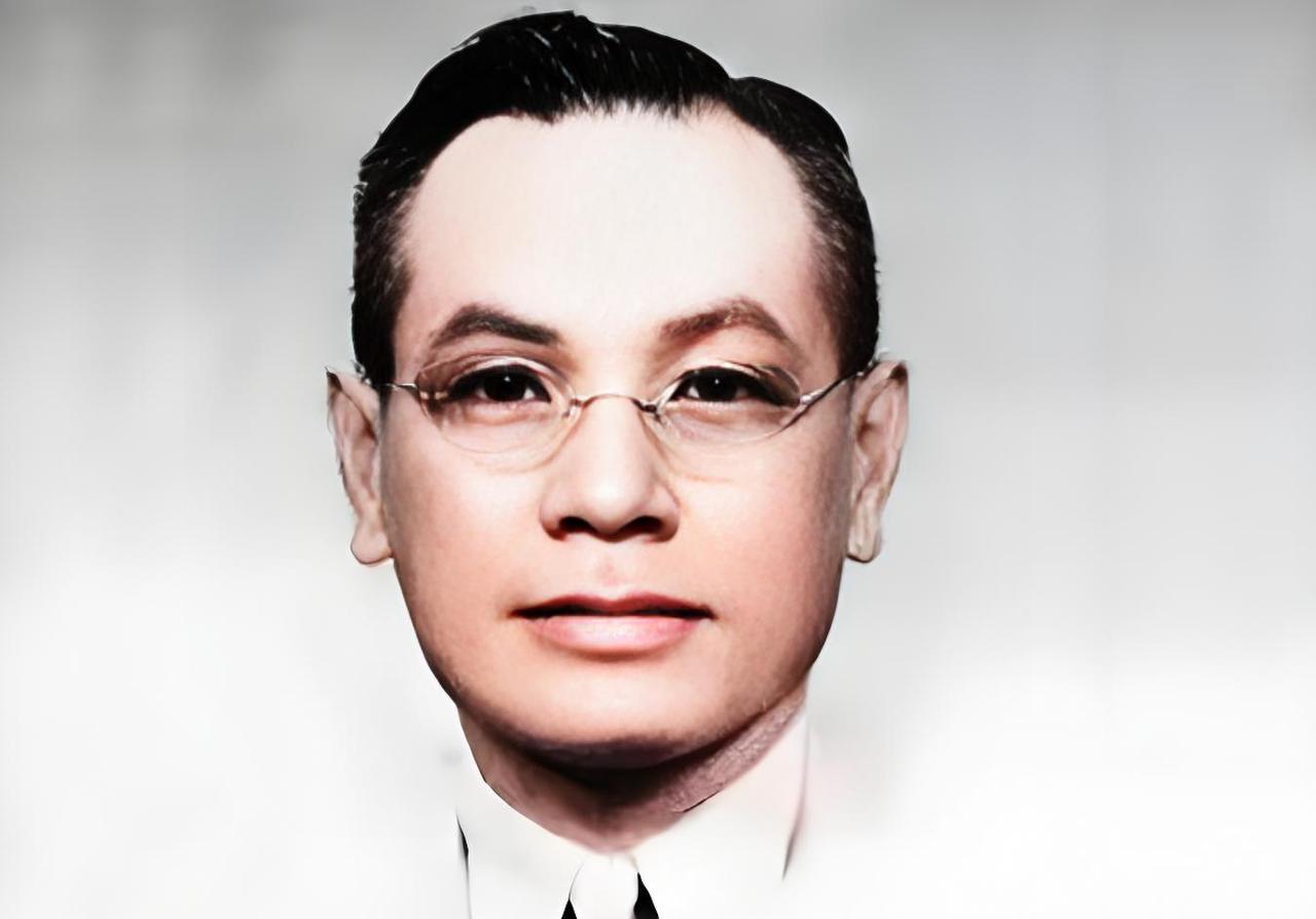 1951年，南京公安局接到群众举报抓捕了一个摆烟摊的老人，经过确认老人是杀害共产