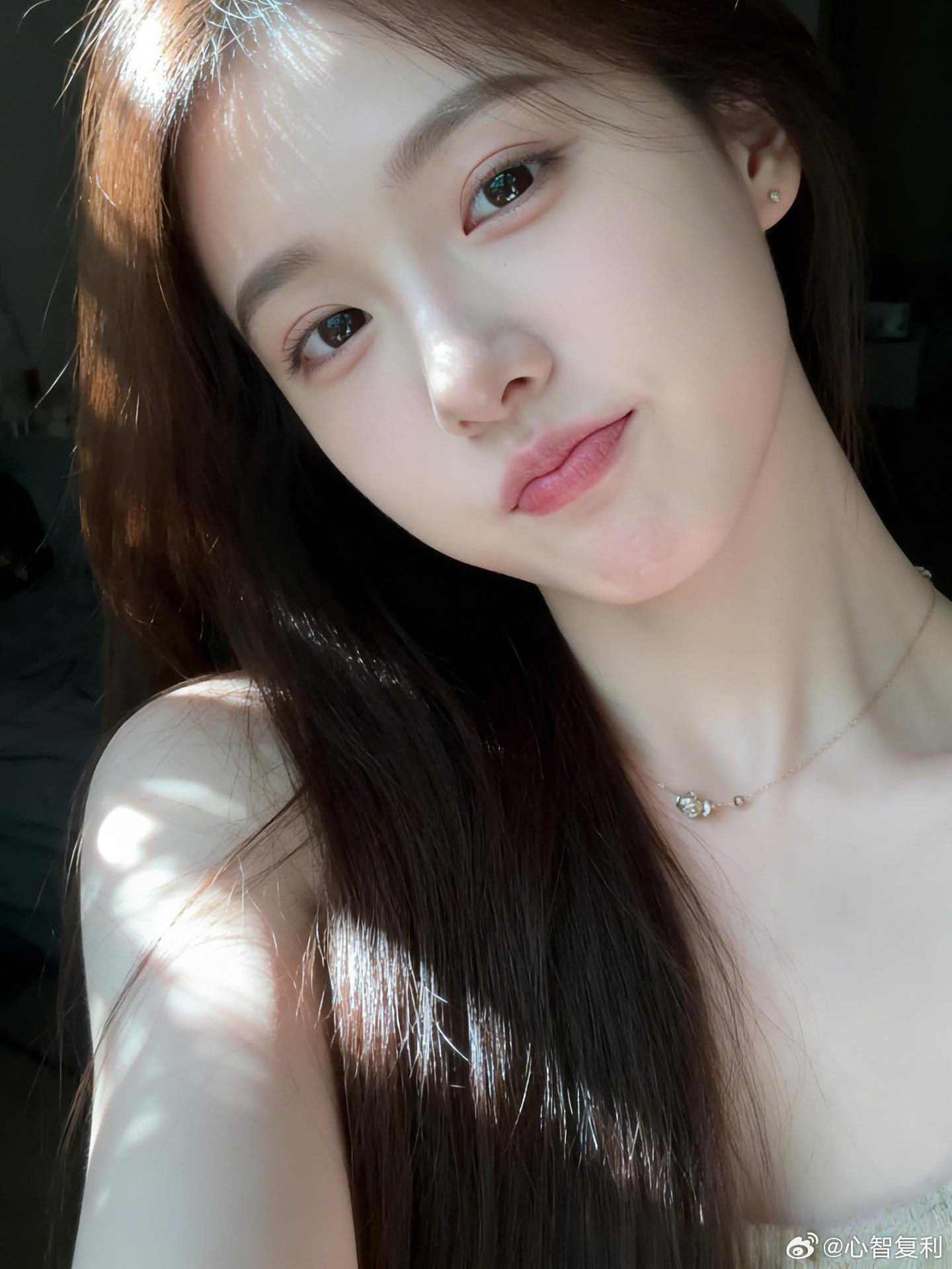 早安！☀️ 新的一天又开始了，别让昨天的烦恼偷走今天的快乐。生活嘛，就是一边崩溃
