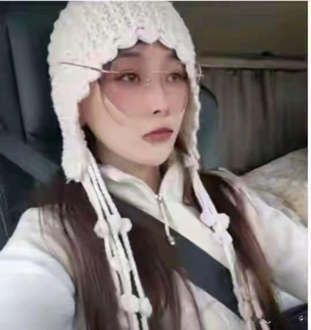 天妒红颜！“半挂西施”去世！12月23日，跑新疆线的网红“半挂西施”遇连祸去世，