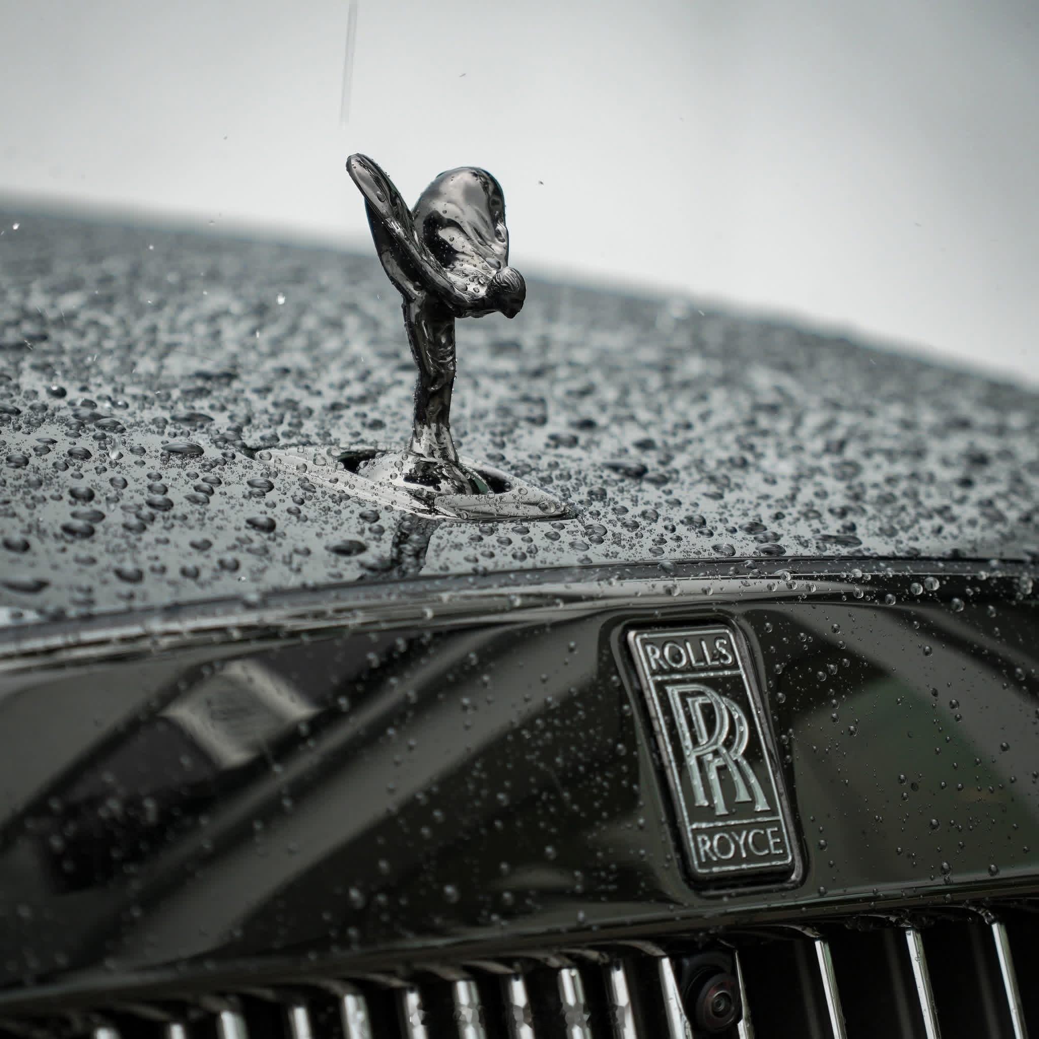 🌧️🌧️🌧️雨☔️☔️☔️劳斯莱斯古思特 Black Badge 