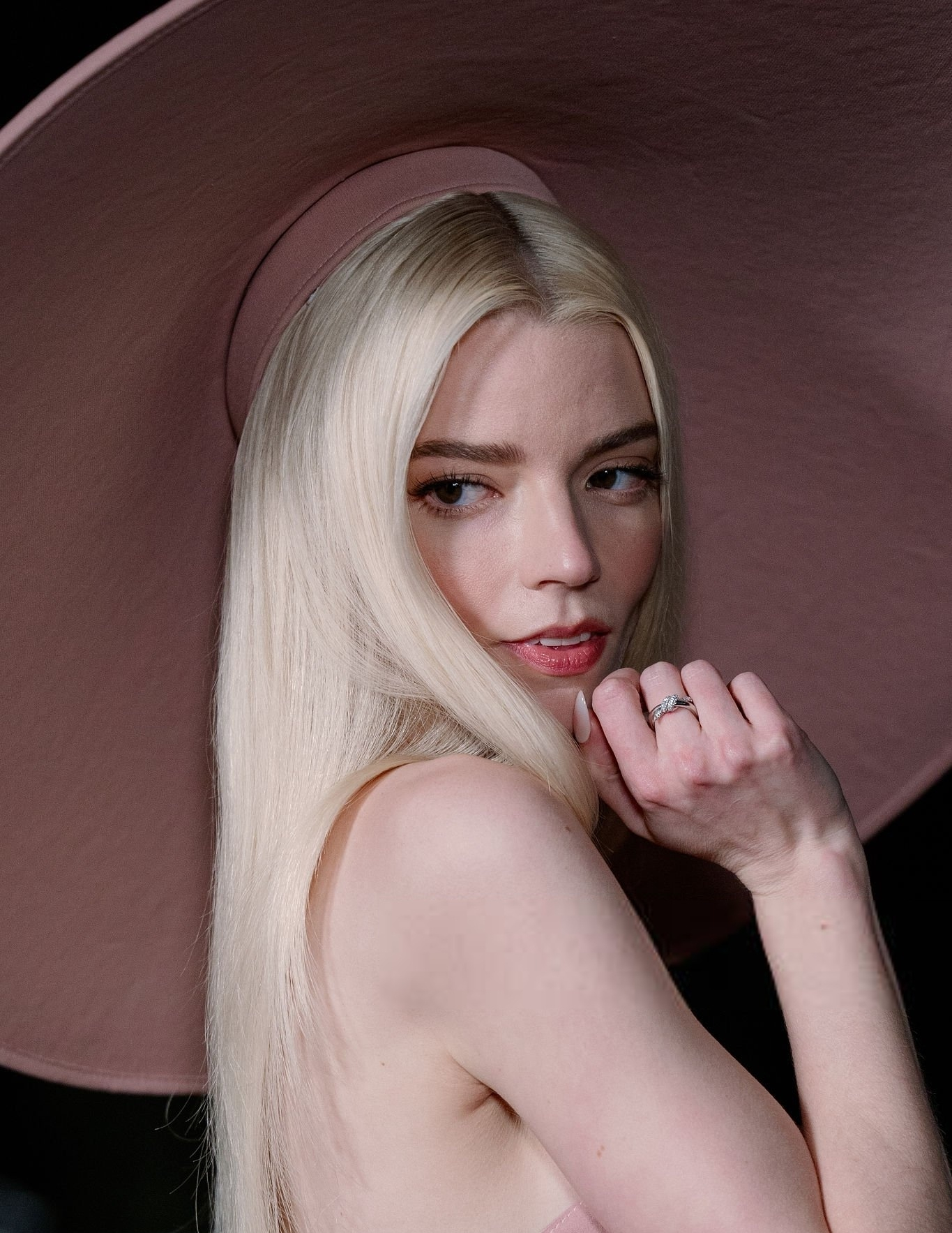 TNABO 安雅·泰勒-乔伊 