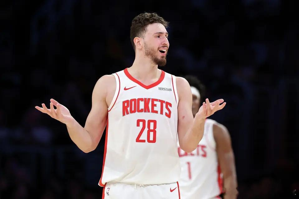 好文翻译 | 《NBA球员在投票中向火箭队球星阿尔佩伦·申京发出残酷信息》作者：