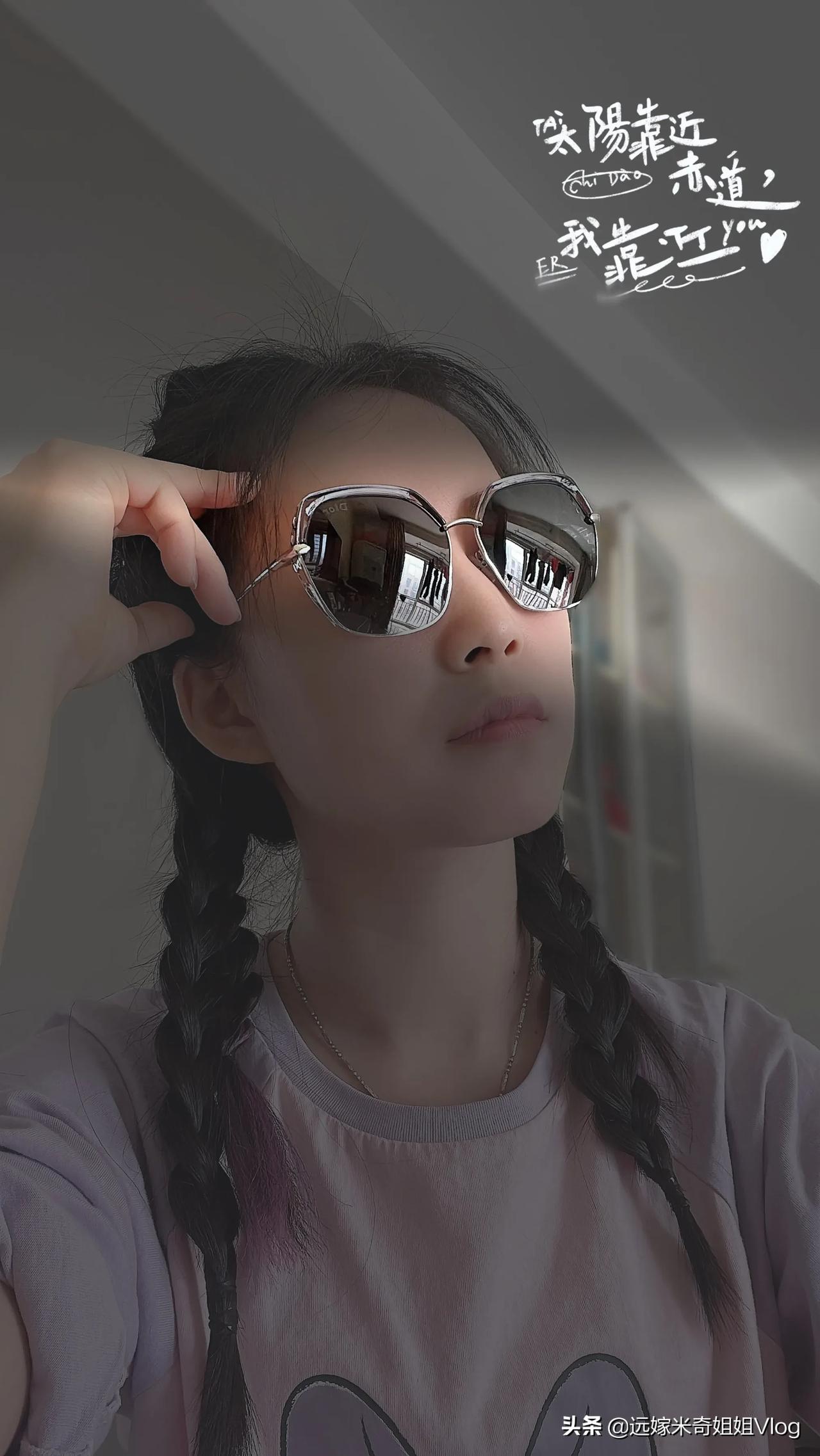 今日停更，来医院看腿
戴上墨镜是我最后的傲娇了