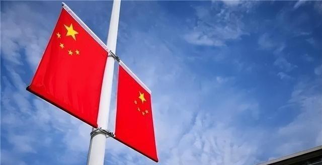 最近网上有一种说法，说国家正在把芯片工厂、大型实验室、军工项目和数据中心全部迁到