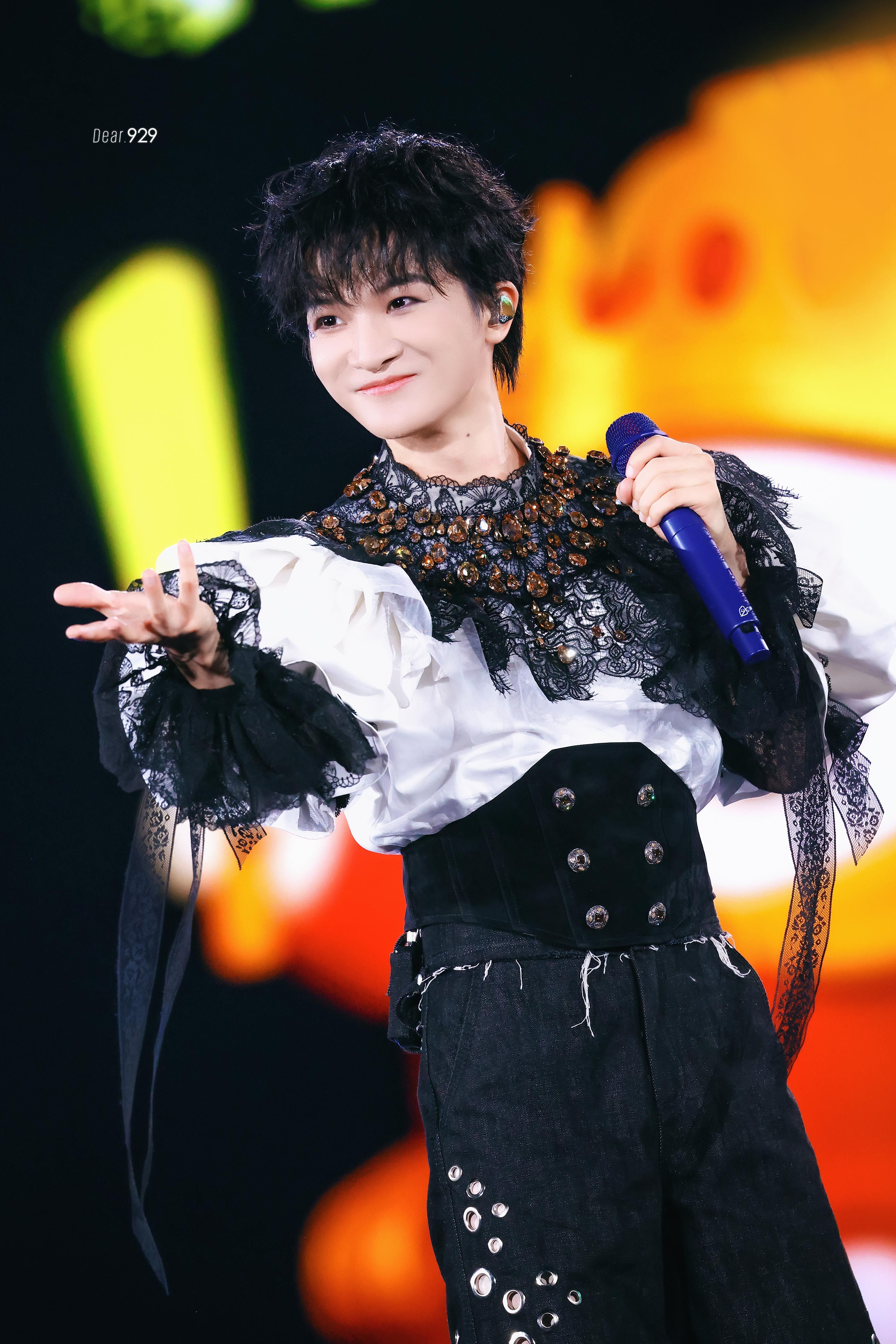 周深[超话]  太漂亮了260912 周深「深深的」巡回演唱会台州周深演唱会周深