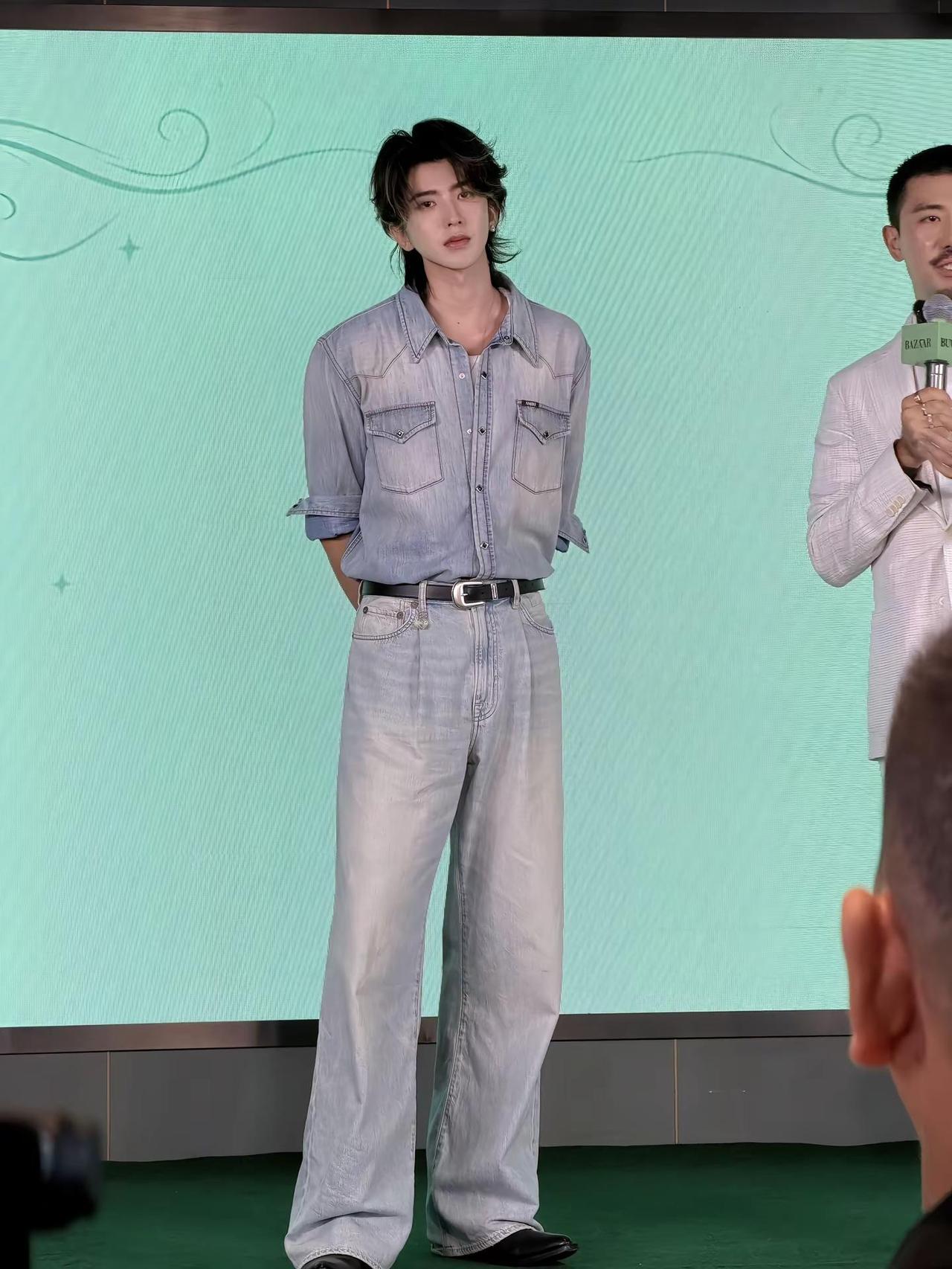左滑…和KUN对视👈🏻 芭莎 蔡徐坤 今日妆容 plog
