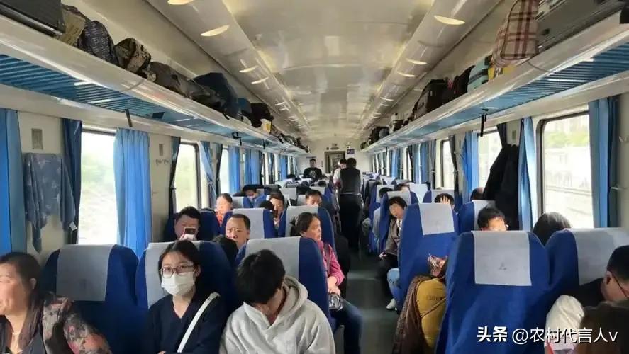 坐高铁4小时680元，绿皮14小时170元，我果断选绿皮：不是穷，是这3个理由太