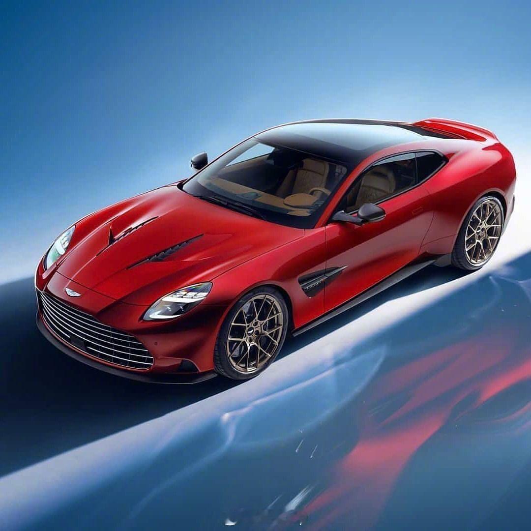 阿斯顿马丁 Vanquish ，依旧是英伦范十足的GT大跑车，不过没有了后座，感