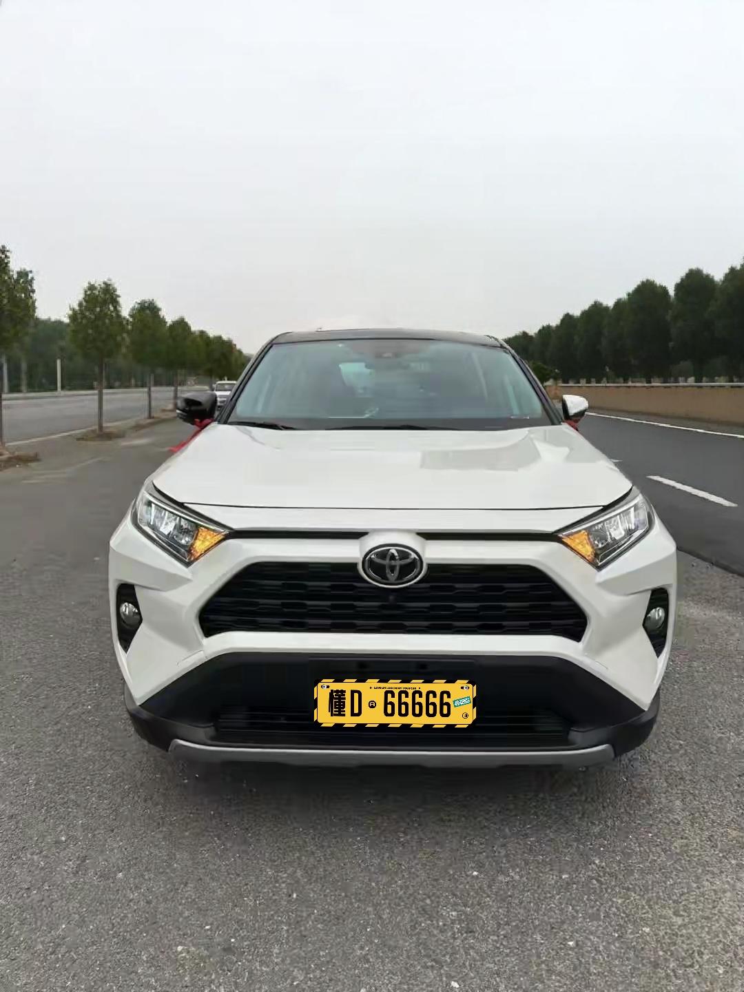 省心还是糟心？10万块二手荣放深度体验，优缺点全在这了
兄弟们，手里攥着10万块