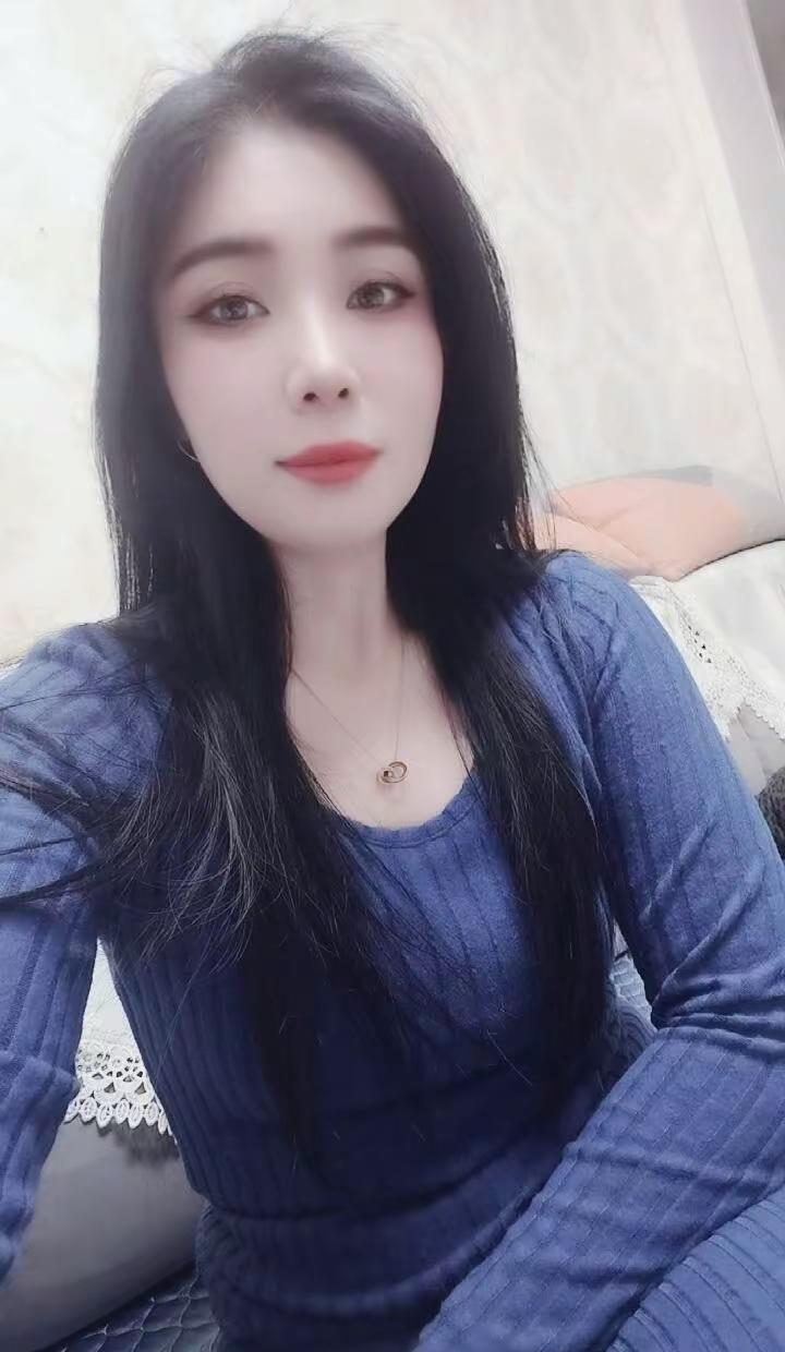 很多时候困住我们的，从来不是事情本身是我们不肯松绑的心记住四个字，放自己一马和遗
