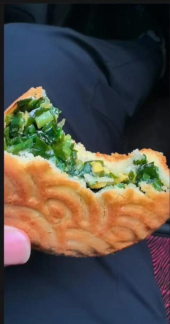 芒格；赚大钱靠的是等待，而不是买卖。熬得住周期，财富自会如约而至。祝大家中秋节快