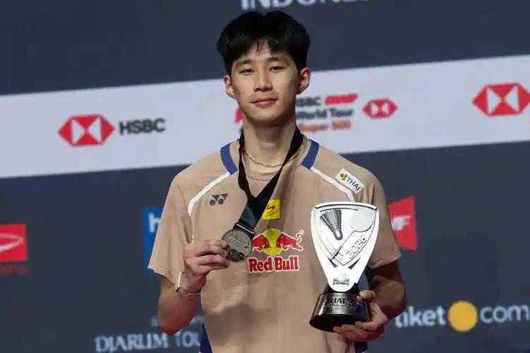 超级1000印尼公开赛6月6日半决赛赛程，下午13点开赛：
1、山口茜 vs 沈