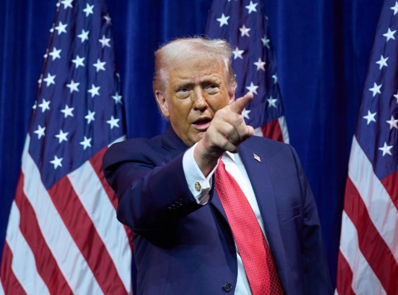 全球聚焦波斯湾局势，美军虽然完成舰队集结与导弹部署，但特朗普最终未下达攻击指令，