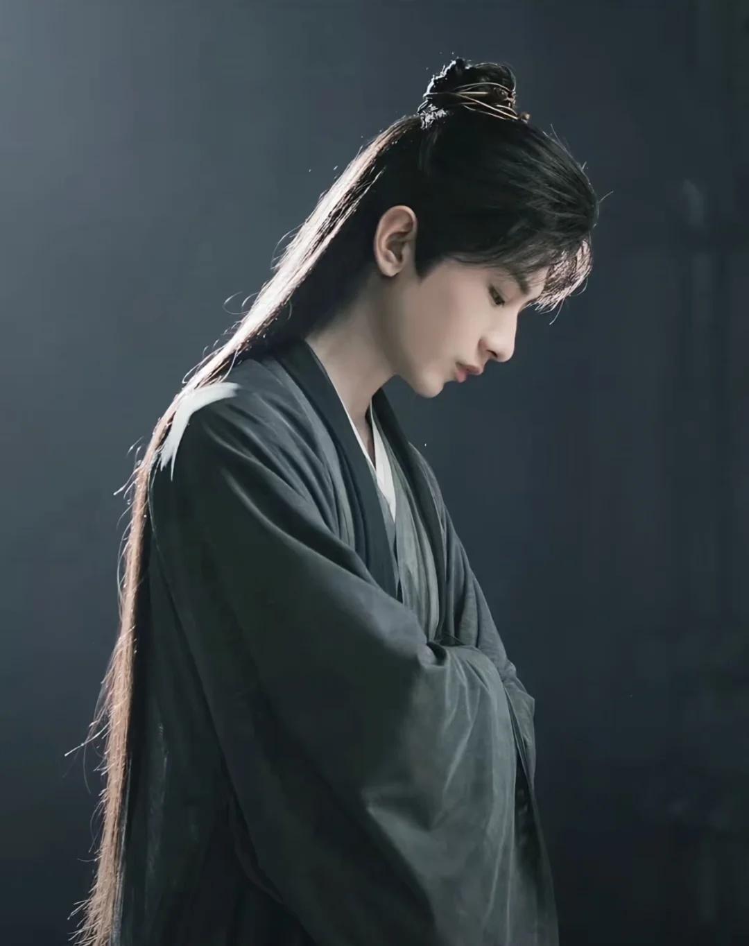 李莲花长命百岁 可好？
成毅 李莲花  莲花楼 小舟从此逝
时隔三年的二刷 依旧
