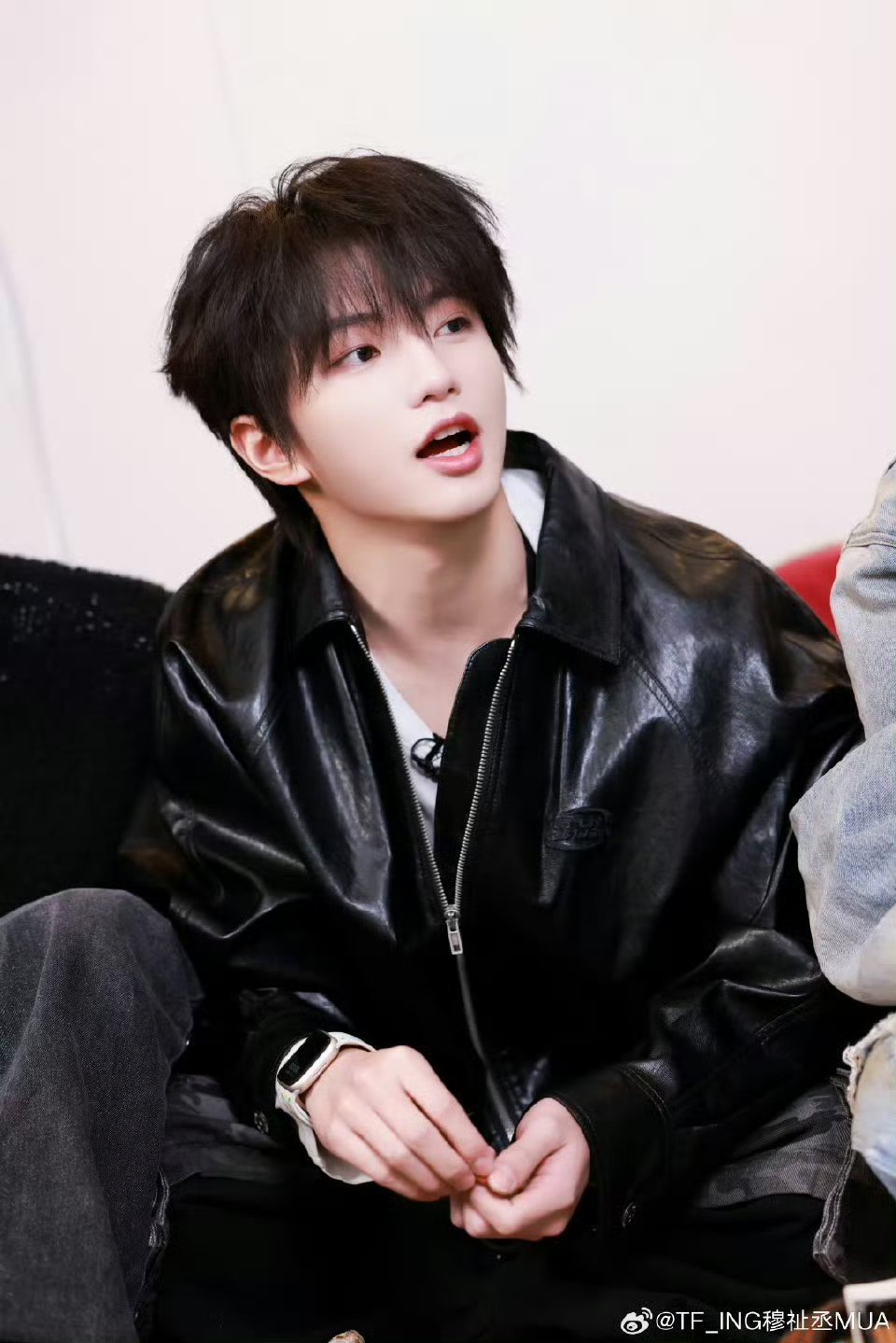 穆祉丞机场怒斥私生 穆祉丞做得好别拿别人生气的情绪当玩笑好吗 