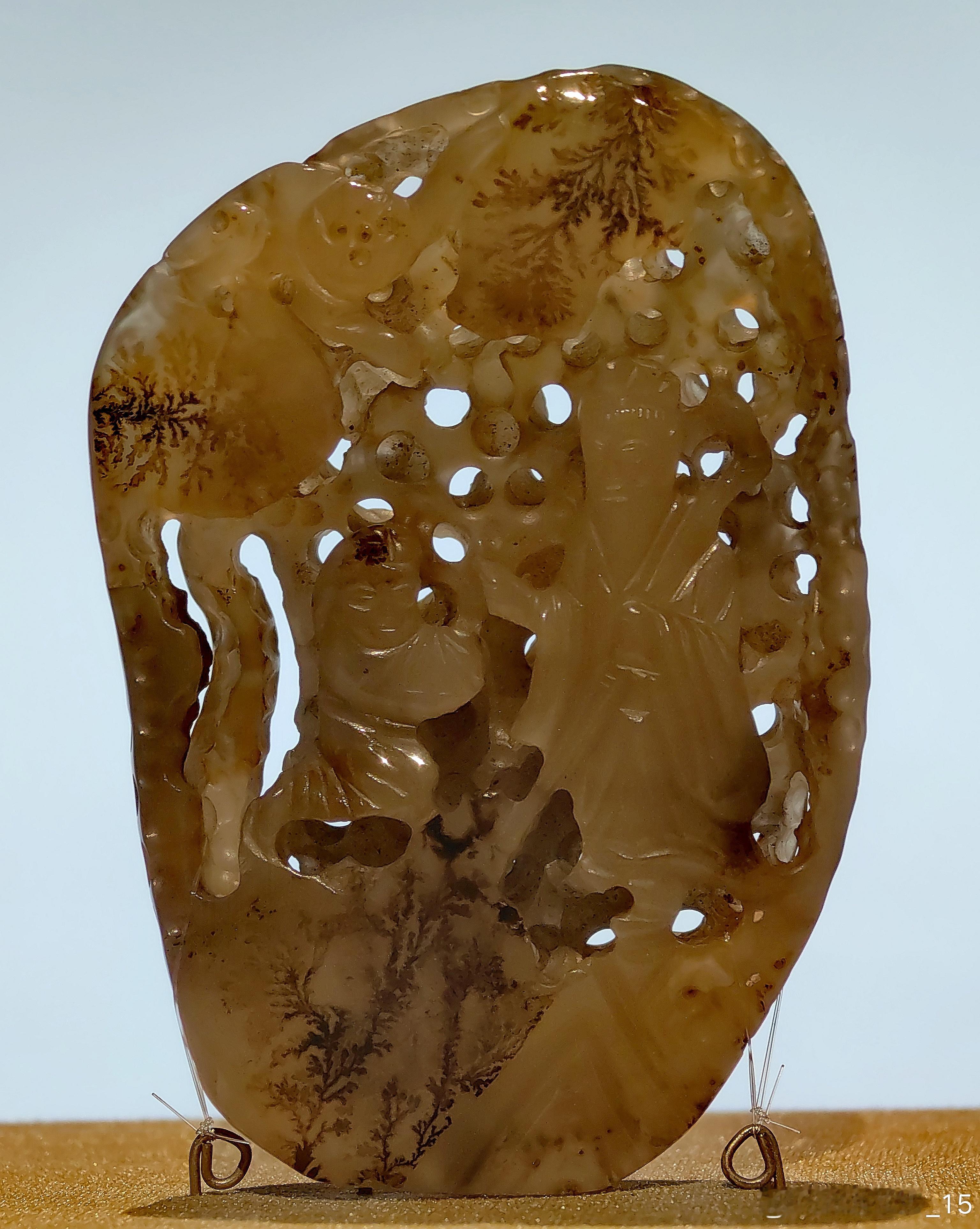 玛瑙透雕饰件明 （1368-1644）苏州博物馆藏1966年苏州王锡爵墓出土。玛