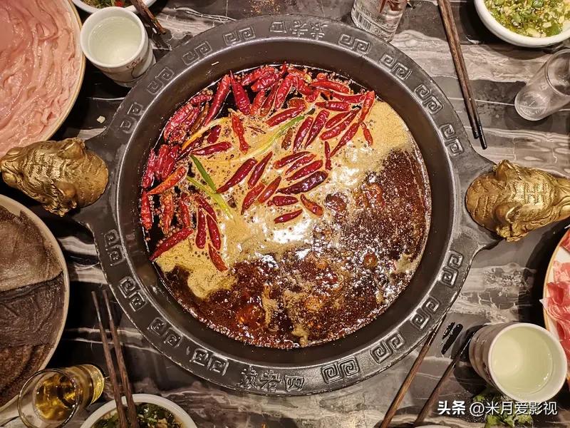 2026年春节可能出现的这些迹象：
 
1. 对年俗的简化更坦然！

不再执着手