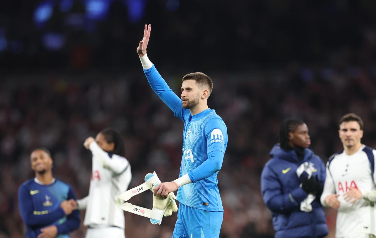 此路不通🚫
热刺连续4个欧冠主场零封对手，队史首次：
0-0 AC米兰
1-0