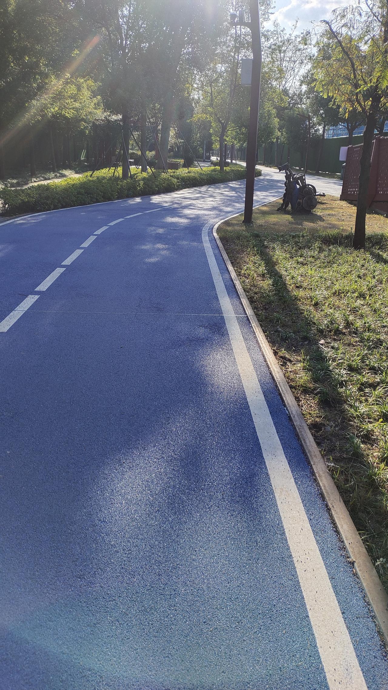 36岁的外婆，又生了一个孩子
那天在菜场碰到林姐，几年没见面了，她手上抱着一个孩