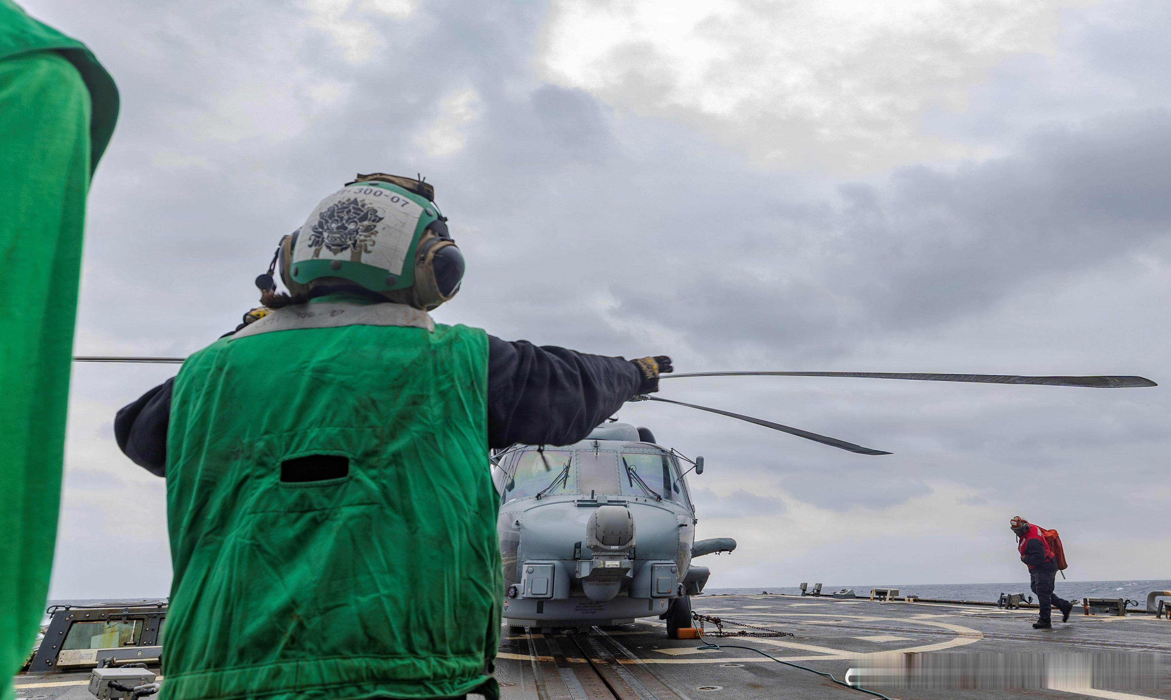2026年1月20日，USS Dewey (DDG 105)在菲律宾海 