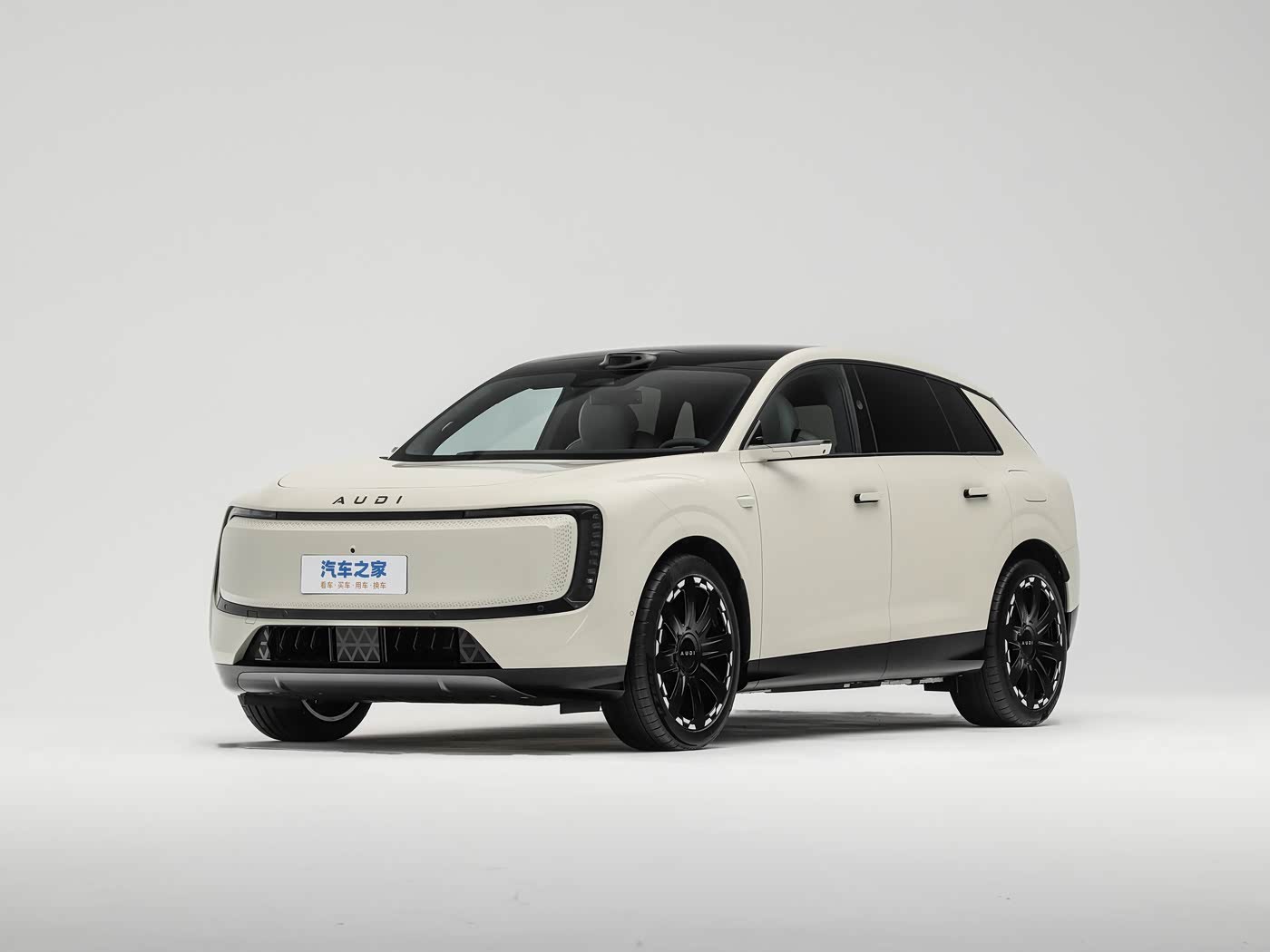 新车 AUDI E7X内饰发布，分为4座和5座，对这车担心的点有三个，第一，放在