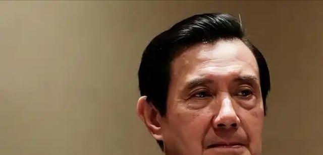 马英九曾经的一句话，在两岸炸开。他曾说：“若大陆统一不和平、不民主，台湾人绝不接