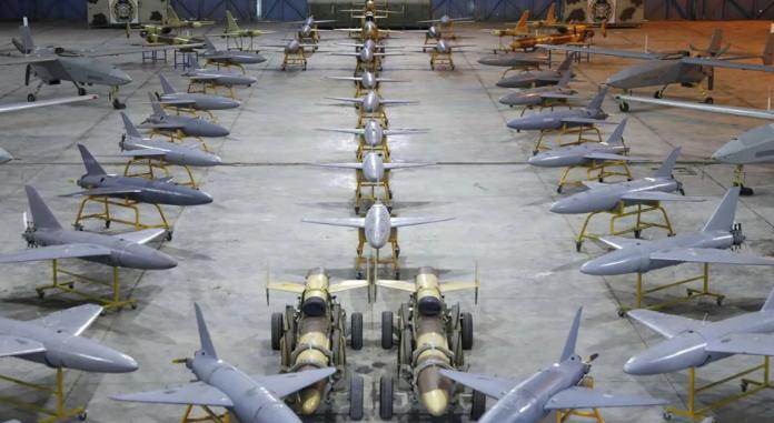 伊朗导弹还能打多久？无人机库存8万架！但是不敢轻易梭哈。
打到现在相信很多人都在