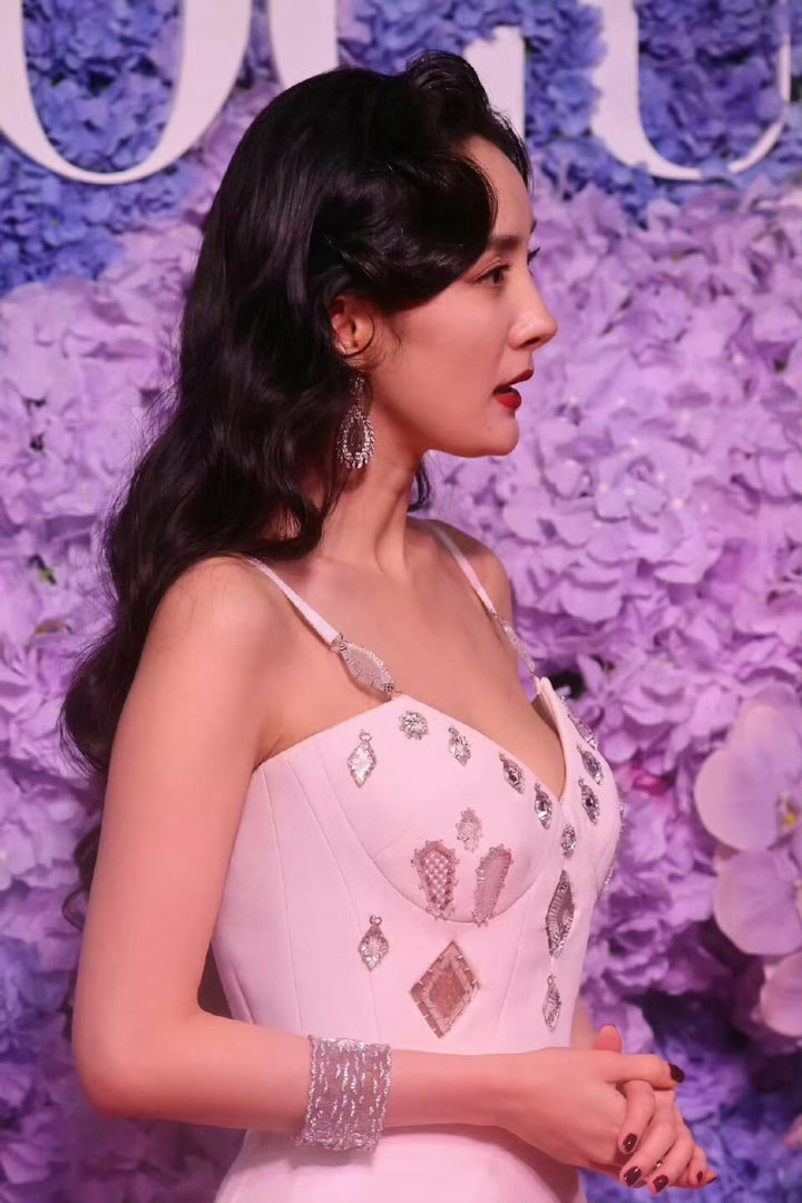杨幂这样子真的好熟 
