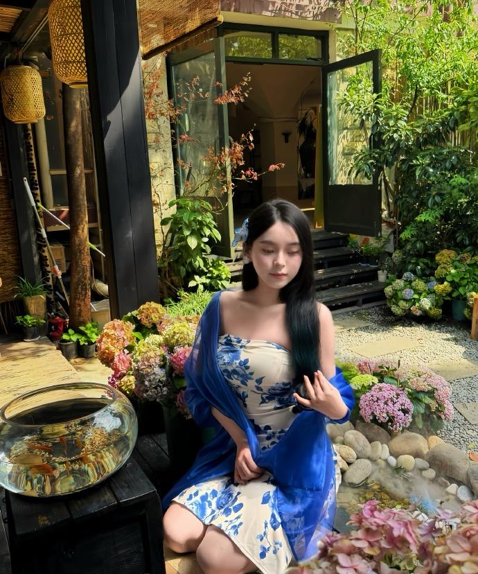 昆明本地租衣店上线啦！
学生党/打工人都友好
租一次美一次，拍照发圈超有面
昆明